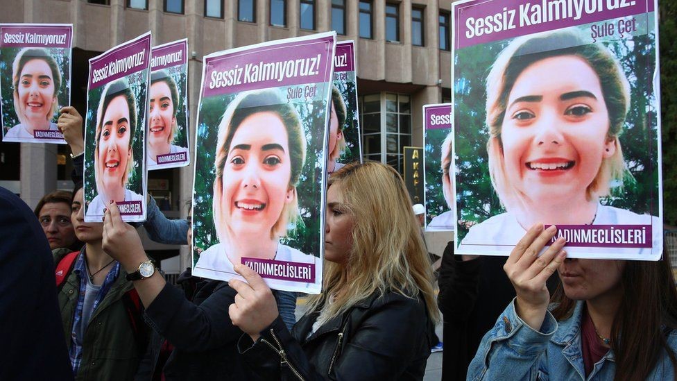 トルコが女性の権利を保護するイスタンブール条約から撤退 欧州評議会は決定に猛反発 人権団体と活動家は抗議活動を行った