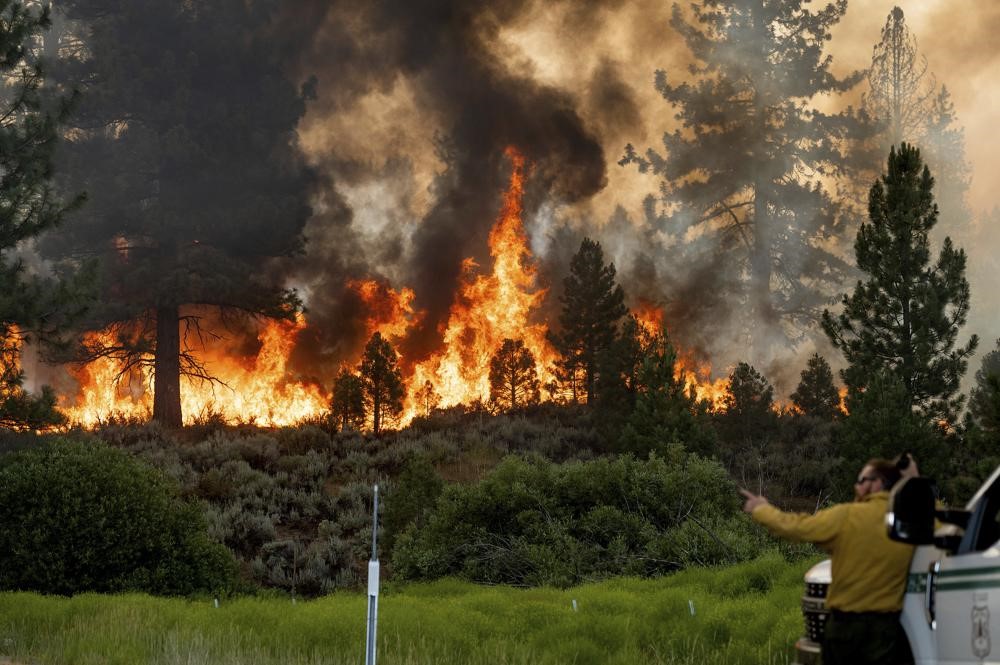 米国西部の猛烈な熱波 カリフォルニア州の山火事は拡大 デスバレー国立公園の最高気温は54 4 を記録した