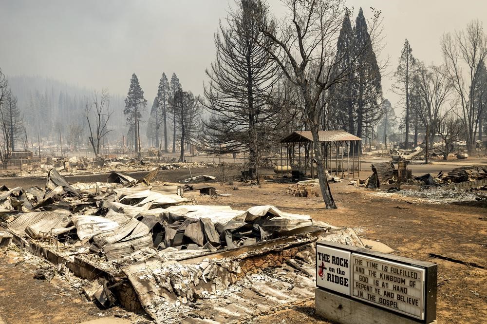 米カリフォルニア州の山火事は激化 歴史的な干ばつと乾燥は改善されず 炎は勢いを増す