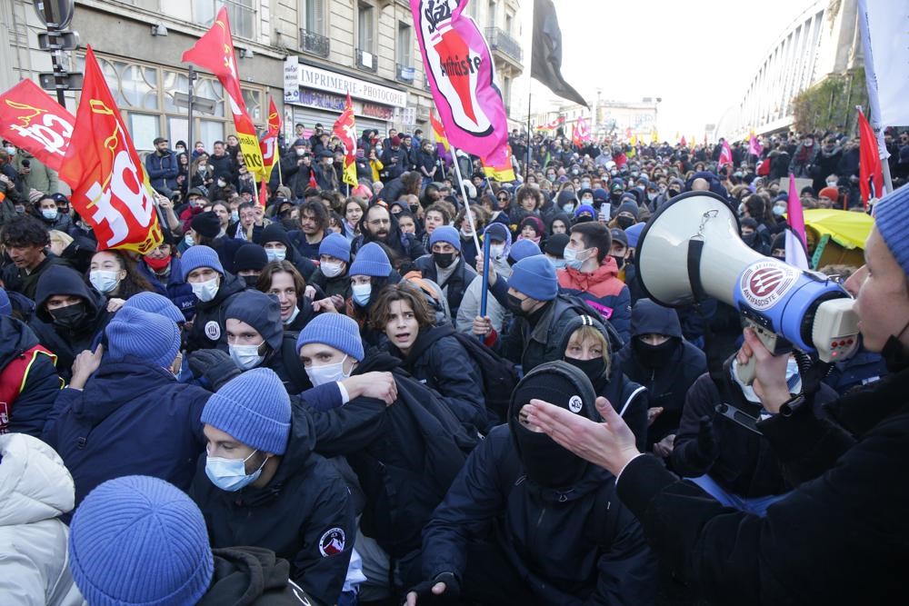 フランスの極右大統領候補 反人権 反移民 反イスラム 反ゲイ を宣言 テレビ評論家のエリック ゼムール氏