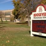 小学校にレプリカ銃持ちこみ生徒脅そうとした疑い、13歳少年逮捕 米ウィスコンシン州